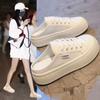 Meias Pantufa Baotou para Mulheres Nova Moda Outono 2025 Sola Plataforma Versátil Sola Grossa Sem Salto Sapatos Brancos para Mulheres Tênis