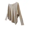 Novo suéter de tricô assimétrico de um ombro estilo coreano para mulheres plus size com mangas morcego, top pullover casual e macio