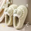 Pantuflas de Algodón con Lazo para Mujer Otoño/Invierno 2026 Nuevo Estilo para Interiores del Hogar Felpa Plus Espesor Cálido Suela Gruesa Pantuflas de Felpa
