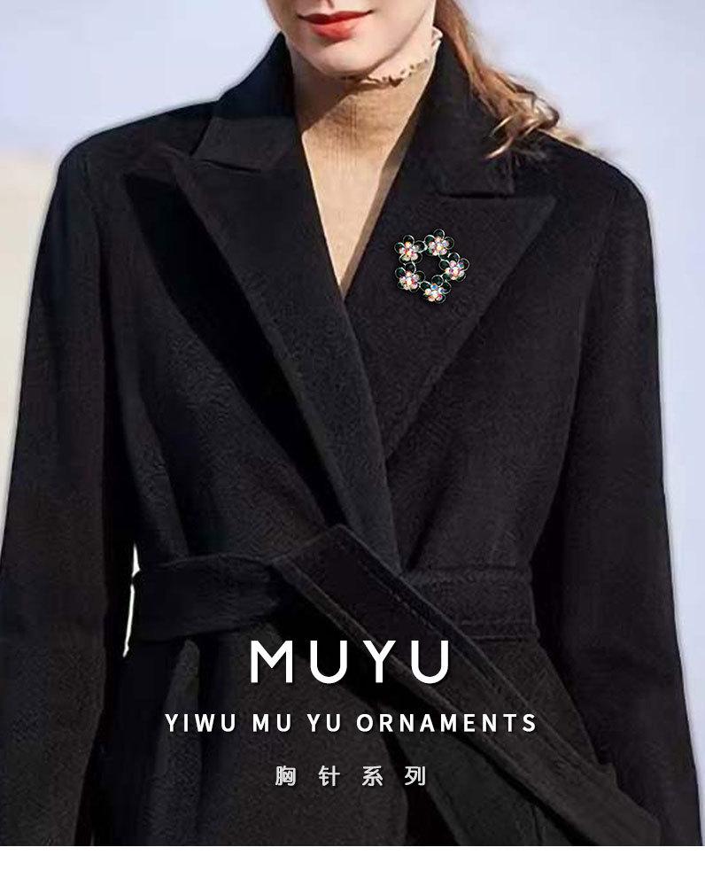 时尚百搭五朵花胸针小众轻奢风创意花环胸花新品个性