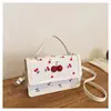 Popular Bolso Cuadrado Pequeño Transfronterizo con Estampado de Cerezas Frescas Pequeñas para Mujer 2025 Verano Nuevo Versátil Cadena Hombro Bandolera