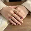 Nuevo Anillo Abierto de Lujo Ligero Estilo Chino Nicho Gama Alta con Carcasa de Esmalte Rojo, Perla, Fresa, Trébol de Cuatro Hojas, Calabaza para Mujer