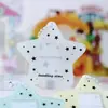 Ins Lindo Estrella Periférico Brillo 1.0 pulgada Acrílico Portatarjetas Foto de Identificación Estrella Persiguiendo Tarjeta Pequeña Almacenamiento de Fotos Colgante
