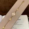 Pulseira Flor de Lis de Quatro Folhas com Diamante Incrustado, Estilo Tecido de Luxo Italiano, Preserva a Cor, Banhada a Ouro 24K, Madrepérola Branca