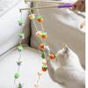 Venta al por mayor del fabricante Cadena de bolas colorida abundante Palo teaser de gato uva caqui Entretenimiento propio Alivio del aburrimiento Juguete para gatito mascota