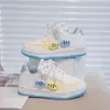 Zapatos para Niña 2025 Nuevos de Primavera y Otoño Zapatos Deportivos para Niños de Edad Media y Mayores Tenis Casuales para Niña Zapatos Blancos Pequeños Estilo Popular