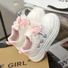 Zapatillas de suela blanda para niñas, zapatos casuales para niños, nuevo modelo de otoño, zapatos blancos ligeros y versátiles para estudiantes, zapatillas deportivas para niñas pequeñas