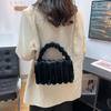 Bolso de peluche para mujer, otoño e invierno 2023, nuevo bolso de moda sencillo para mujer, estilo coreano, elegante bolso de mensajero peludo para mujer
