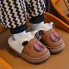 Zapatos de algodón para niños, para niños, superficie de cuero, impermeables, felpa gruesa, cálidos, diseño de dibujos animados, zapatos de algodón de talón cerrado, en stock, disponibles para dropshipping
