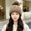 Nuevo Gorro de Punto Grueso Forrado de Polar para Invierno para Mujer, Circunferencia de Cabeza Grande, Adelgazante de Rostro, Protector de Orejas con Pompón, Moderno