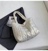 Bolsa de ombro acolchoada xadrez Nova outono e inverno 2023 bolsa tote xadrez macio de grande capacidade moda estilo ocidental para mulheres