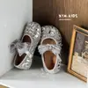 Zapatos Nuevos de Niña Estilo Coreano para Primavera y Otoño 2026, Zapatos de Princesa para Niños Súper Bonitos con Corona, Lazo y Lentejuelas