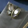 Broche de Mariposa Personalizado Hecho de Exquisita Nácar Natural, Accesorio de Concha de Gama Alta para Mujer, Accesorio Elegante y Sofisticado para Traje