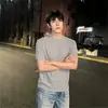 Camiseta de verano para hombre de estilo americano con patrón oscuro de punto jacquard acanalado, manga corta, hombros normales y mangas con puño, para deportes y fitness
