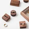 Caja de Exhibición de Anillos Creativa de Madera Maciza de Nogal Negro Caja de Exhibición de Soportes para Anillos Caja de Almacenamiento