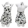 Elegante Traje de Baño Negro y Blanco con Estampado Floral, de Cuello Halter, Estilo Falda para Mujer con Falda Plisada en Capas en el Pecho, Traje de Baño de una Pieza Adelgazante para Vacaciones en Aguas Termales