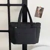 Bolso tote grande de Amazon para mujer, un bolso tote elegante y ligero con forro de algodón y relleno de plumón, perfecto para yoga, fitness y viajes