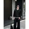 Diseño falso de dos piezas con patrones texturizados, un estilo otoñal/invernal moderno, sudadera de cuello redondo para hombre, prenda superior de manga larga de peso pesado, adecuada para usar en capas