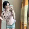Camiseta Corta de Estilo Americano de Alta Gama con Cuello de Solapa y Letras para Mujer, Verano Más Vendido Ajustada 2025 Versátil Lindo Top Ins para Parejas
