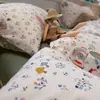Nuevo juego de cuatro piezas de gasa de doble capa, funda de edredón amigable con la piel, juego de tres piezas para dormitorio de estudiante, funda de almohada y sábana para el hogar