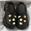 Zuecos de diseño floral con suela gruesa para mujer, sandalias de punta cerrada, nuevas de moda de verano antideslizantes 2026 estilo playa con aumento de altura