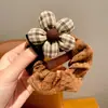 Diadema de Flores Color Café con Leche para Niños 2025 Nuevo Estilo para Niña Diadema de Pelo de Alta Gama No Lastima el Pelo Banda de Goma Personalización