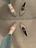 Sapatos femininos de inverno peludos para uso externo, sapatilhas Mary Jane com fivela, sola macia, corte baixo, estilo fada, bico quadrado