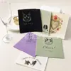 Entrega express de servilletas de cóctel coloridas, diseñadas a medida, impresas digitalmente y con estampado de hoja de oro para uso comercial, adecuadas para fiestas y ventas transfronterizas.