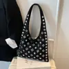 Moda Europeia e Americana 2025 Outono Nova Bolsa Tote Estilosa Cool Poá Rebite Bolsa de Ombro Saco Saco de Balde Bolsa Feminina