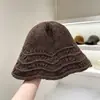 Novo chapéu de malha liso, versátil e simples, chapéu balde feminino fino de outono e inverno com trama vazada, fábrica de chapéus balde quentes