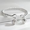 Pulsera de Anillo de Un Paso de Campana Doble Torcida de Palacio Estilo Palacio Retro Pulsera de Pensamiento de Un Paso Pulsera de Campana Torcida Femenina Femenina