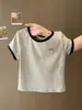 Camiseta Feminina de Algodão Puro com Bordado de Laço Estilo Americano Real Shot Manga Curta Verão 2025 Nova Cor Contrastante Manga Curta Meia