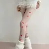 Medias Jacquard de Fresa Color Blanco Leche con Diseño Único Estilo Coreano Medias Negras Versátiles Estilo Dulce Japonés para Mujer