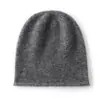 Gorro fino de tricô de cashmere de peça única para homens e mulheres, cor sólida, versátil, estilo despojado, quente, proteção para as orelhas, chapéu para clima frio