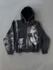 Moletom com Zíper Desconstruído Escuro Retrato Rebites Desgastado Lavado Streetwear Marca Tendência Cardigan Solto com Capuz