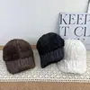 Gorra de béisbol de felpa con rayas verticales de invierno para mujer, gorra de pico de imitación de conejo engrosada, estilo coreano, cálida, hace que la cara se vea más grande, sombrero para circunferencia de cabeza grande
