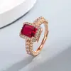 Anel Fashion de Luxo Leve com Corte Princesa, Imitação de Diamante e Rubi, Anel Vintage Esmeralda Simples Versátil para Mulheres