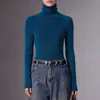 Suéter de malha Yangzi sem costura de peça única 100% lã pura para mulheres, suéter fino branco de gola alta slim-fit para usar por baixo