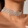 Colar Cruzado Europeu e Americano com Cravação de Diamantes Vazados, Estilo Minimalista Único, Gargantilha Versátil, Colar de Luxo Leve de Alta Qualidade Atacado