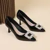 Sapatos Femininos de Camurça Salto Bloco para Entrevista 2026 Novo Modelo Preto Sapatos Profissionais para Trabalho Comissário de Voo Servidor Público Salto Alto Formal