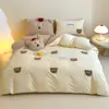Conjunto de Quatro Peças de Algodão de Fibra Longa Estilo Coreano Escovado Bordado de Desenho Animado Toalha Capa de Edredom Outono/Inverno Espessado 100% Algodão Capa de Lençol Infantil 1,2m