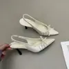 Sandálias de Salto Alto Agulha Bico Fino Costas Abertas para Mulheres Primavera/Verão 2026 Estilo Elegante com Laço Sandálias de Salto Alto com Uma Tira Bico Fechado