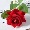 Guau Terciopelo Simulado Personalizado Rosa Individual Decoración de Pared de Flores Casera Boda Día de San Valentín Pared de Flores en Cascada Roja Mano