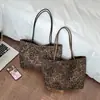 2026 Nova Bolsa de Mão Feminina com Estampa de Leopardo Grande Capacidade Bolsa de Ombro Simples Plissada Bolsa Tote Moda de Rua