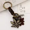 Llavero Decorativo de Hoja de Arce de Bronce Antiguo Creativo y Personalizado, Accesorio Tejido de Cuero Hecho a Mano Estilo Vintage Venta Caliente Transfronteriza