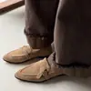 Mocassins Elegantes Estilo Francês com Fivela de Laço Camurça de Pele de Ovelha Coleção Primavera 2026 Salto Baixo Bico Fino Couro Genuíno Corte Profundo Sapatos Femininos
