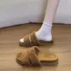 Nuevos zapatos de felpa de lana de cordero de suela blanda 2026 otoño e invierno, pantuflas de slip-on para mujer, pantuflas de suela gruesa para mujer, blanco y marrón