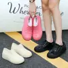 Botas de lluvia nuevas de moda para mujer, zapatos de goma, resistentes al desgaste, que aumentan la altura, impermeables, antideslizantes, de caña corta, con suela gruesa, botas de lluvia, zapatos de agua, cálidos, para uso en la cocina