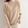 Tejido mixto transfronterizo 2026 otoño e invierno nuevo suéter corto de rayas sueltas para mujer con cuello redondo, top básico de punto