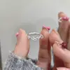 Anillo de Camelia Plateado con Diseño de Nicho, Sencillo, Moderno, Personalizado, de Alta Gama, Exquisito, Ligero, Lujoso, Único y Versátil